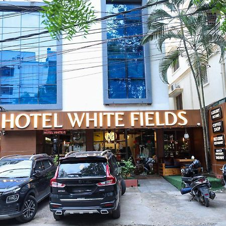Hotel White Fields Hitec City, Хидерабад Екстериор снимка