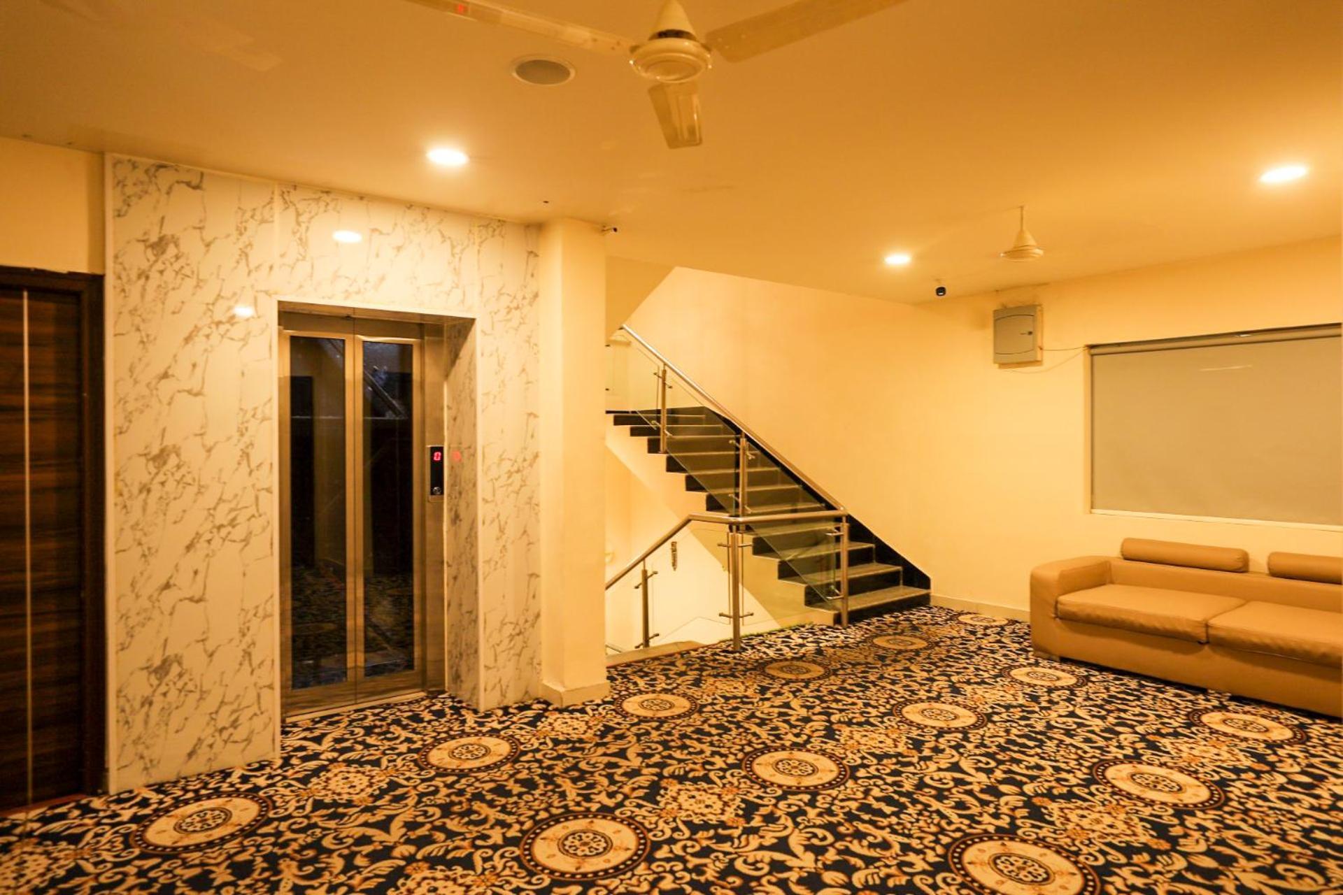 Hotel White Fields Hitec City, Хидерабад Екстериор снимка