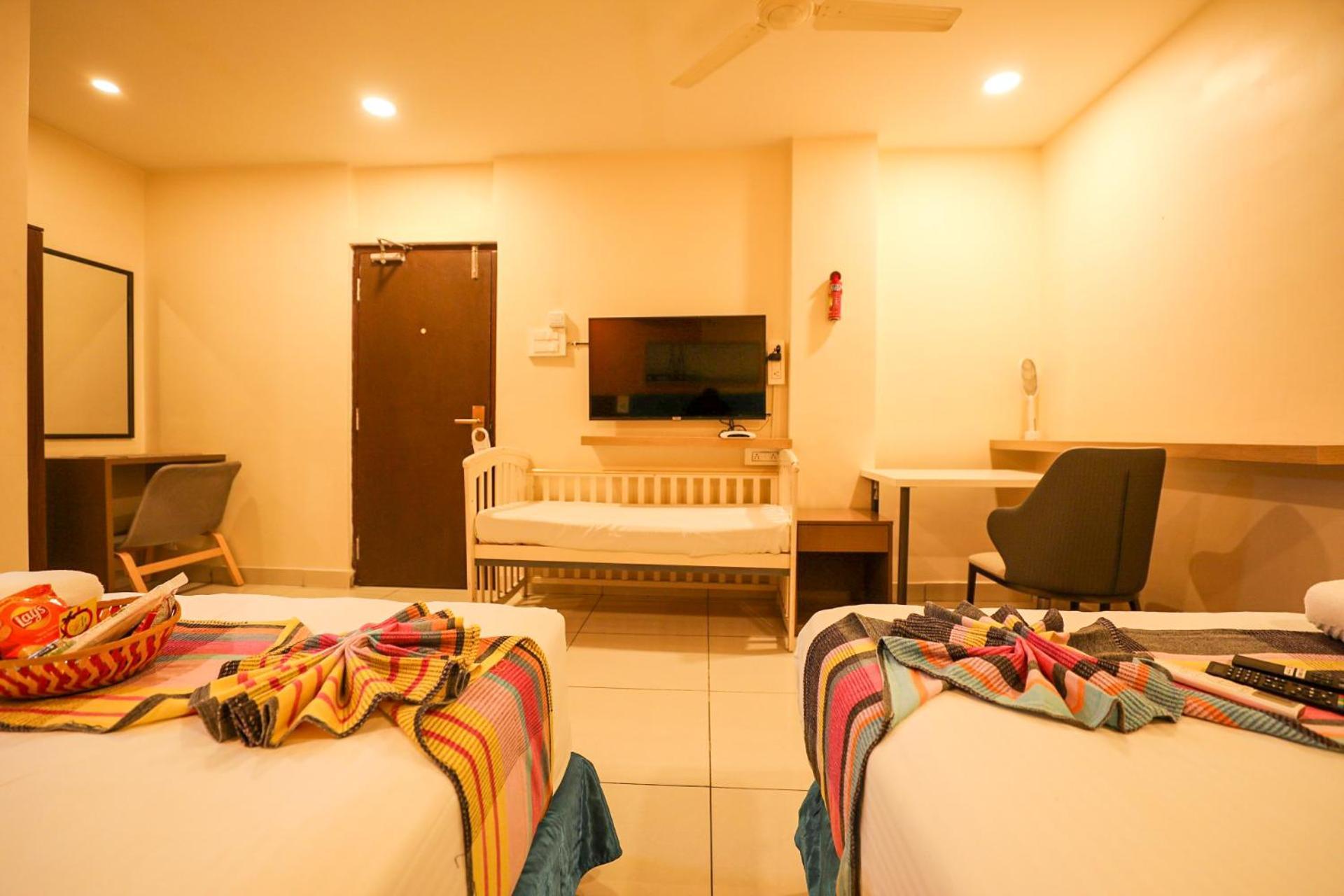 Hotel White Fields Hitec City, Хидерабад Екстериор снимка