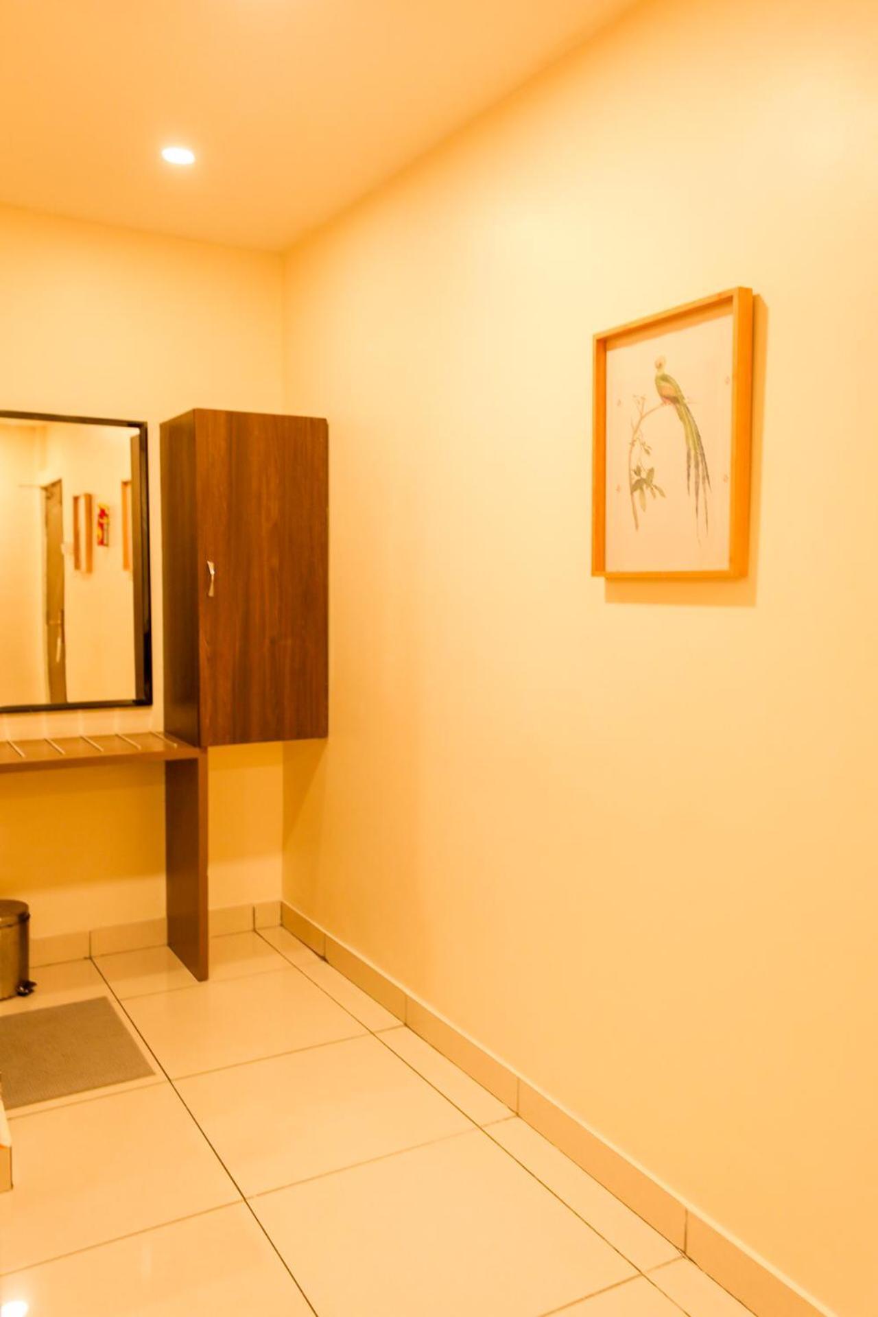 Hotel White Fields Hitec City, Хидерабад Екстериор снимка
