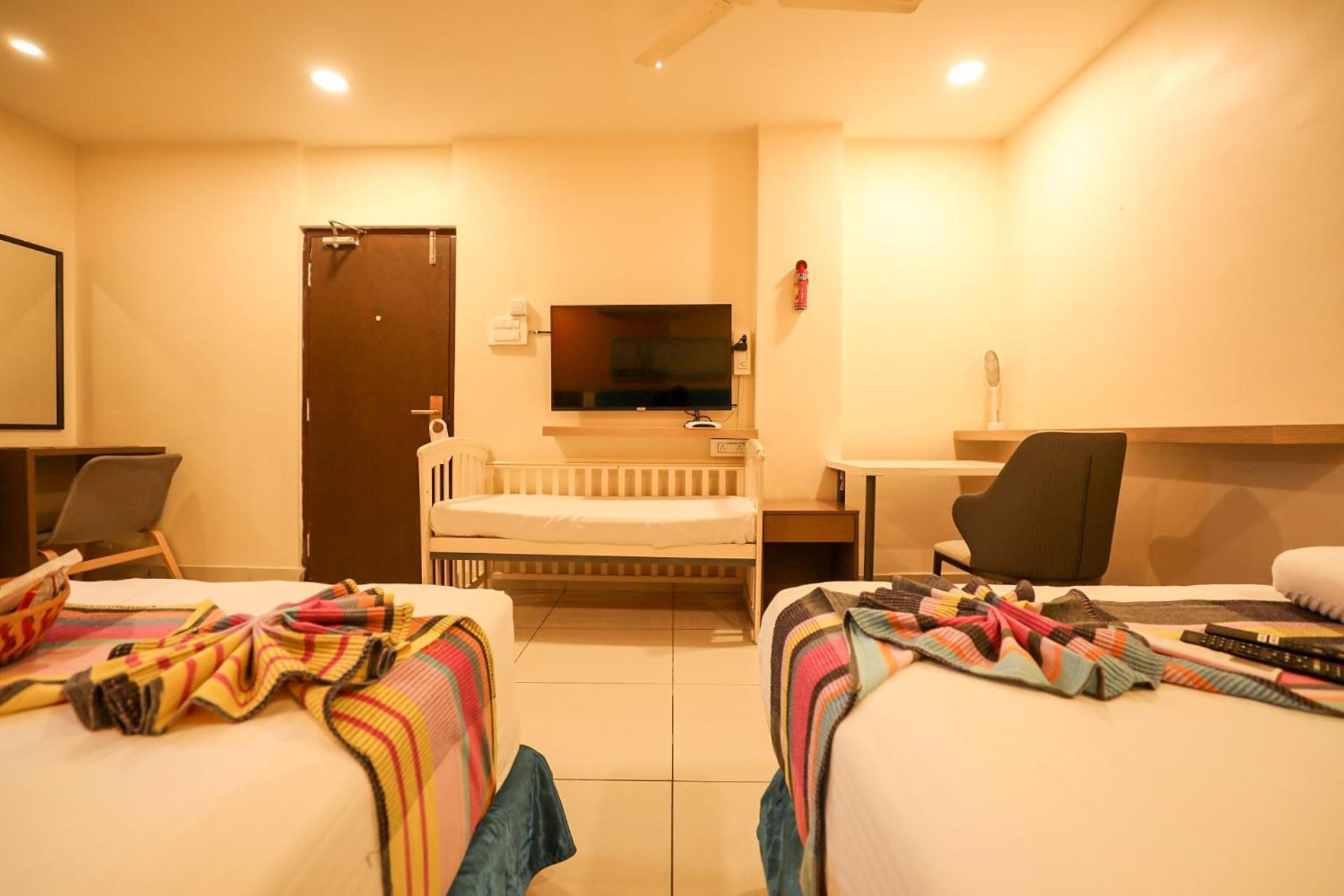 Hotel White Fields Hitec City, Хидерабад Екстериор снимка